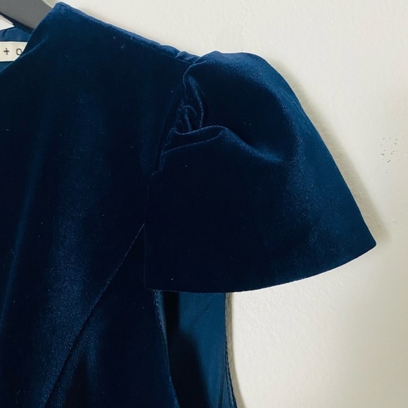 ALICE + OLIVIA Enid Ruffle Short Sleeve Cocktail Velvet Mini Dress Navy Size 2 - Picture 6 of 16